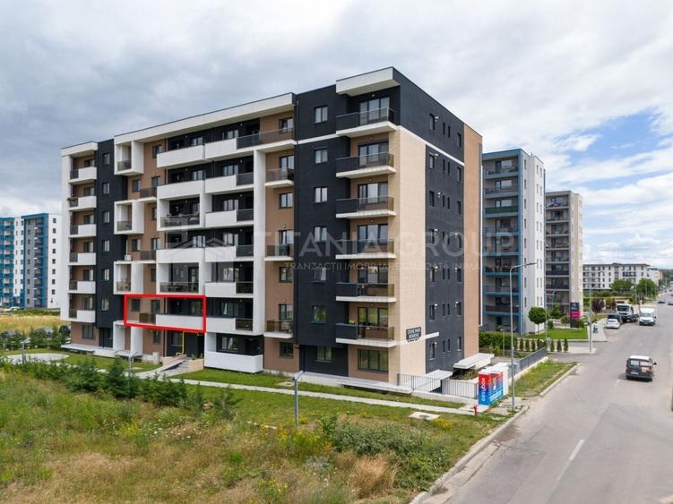 Apartament cu 3 camere decomandat în Tractorul