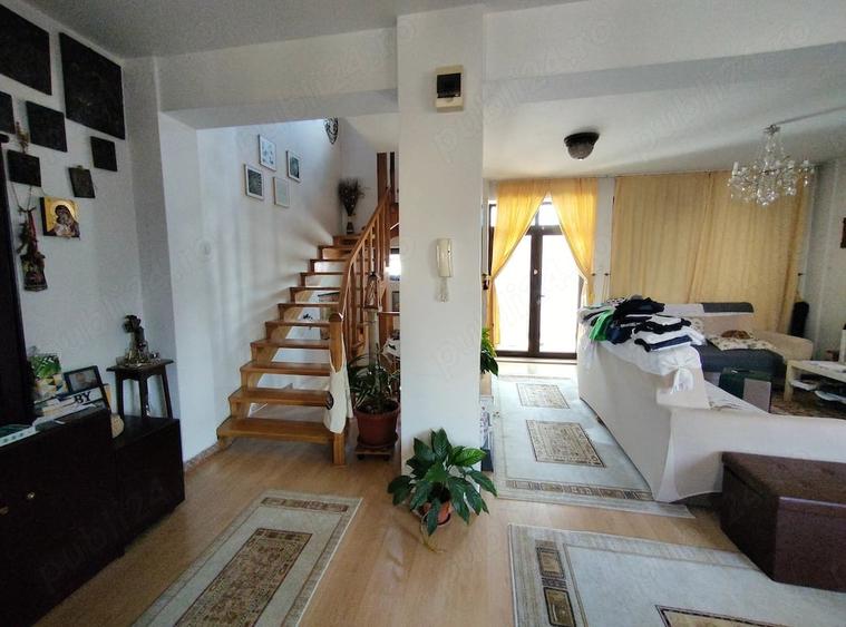 Casă cu 6 camere cu Teren 180 Mp în Băneasa