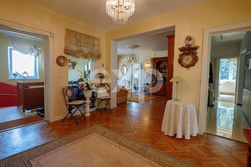 Apartament cu 4 camere decomandat, mobilat în Ultracentral