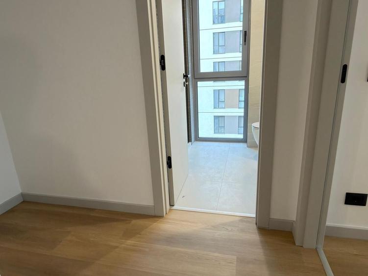 Apartament cu 3 camere semidecomandat în Lipovei