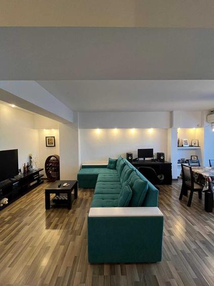 Apartament cu 2 camere decomandat în Casa de Cultură