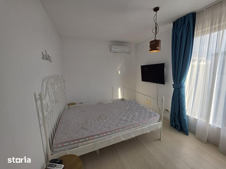 Casă cu 5 camere cu Teren 250 Mp în Central