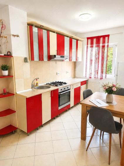 Apartament cu 2 camere semidecomandat în Girocului