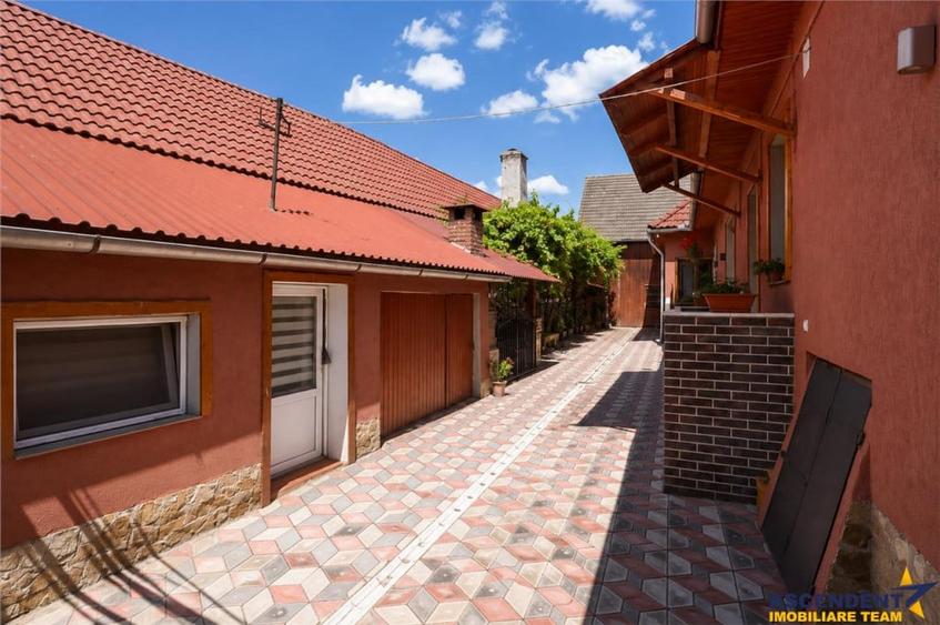 Casă cu 4 camere cu Teren 919 Mp în Sânpetru