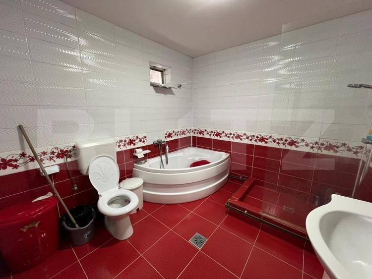 Casă individuală cu 5 camere cu Canalizare în Brestei