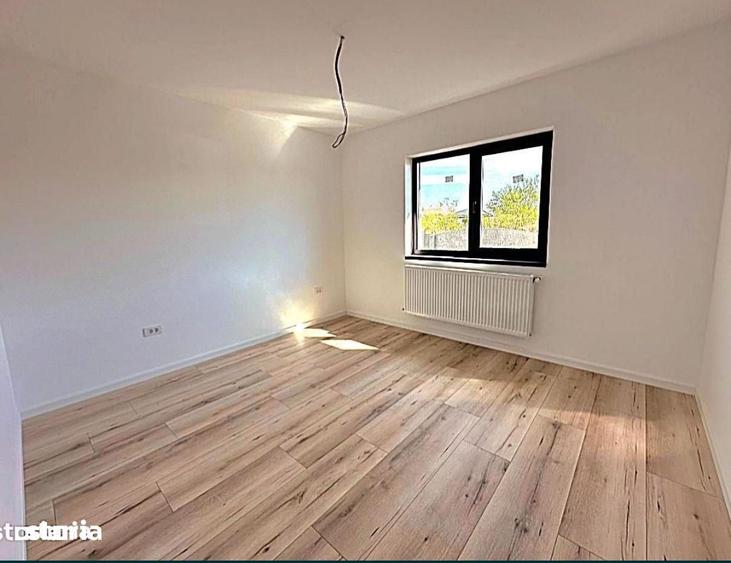 Casă cu 4 camere cu Teren 400 Mp în Clinceni