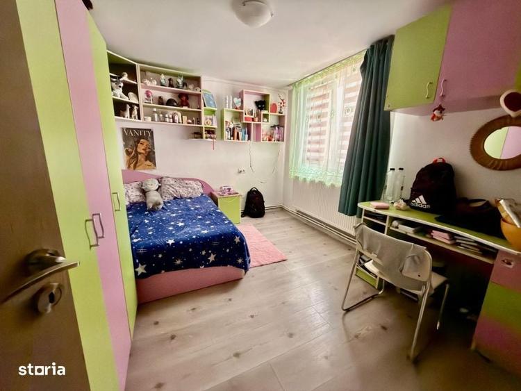 Casă cu 4 camere în Central