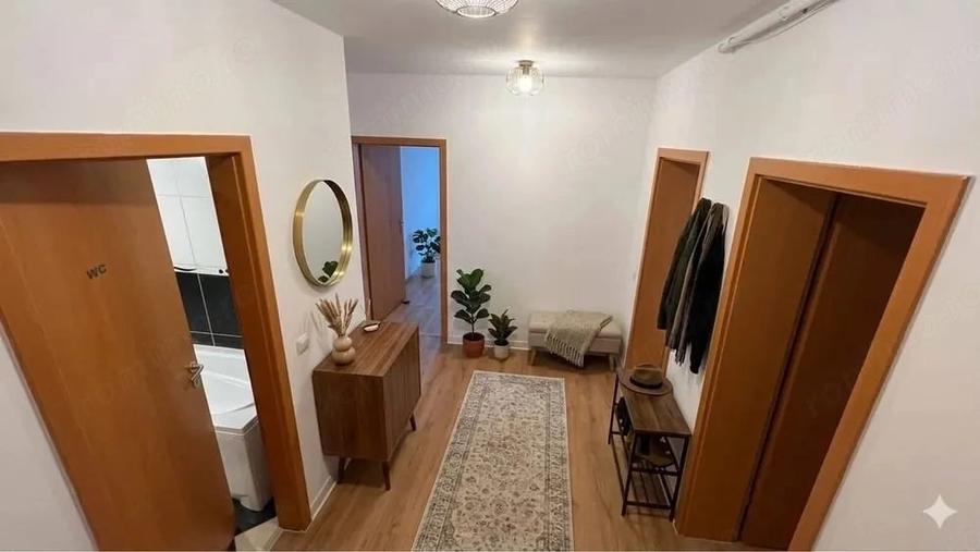Apartament cu 3 camere semidecomandat în Avantgarden