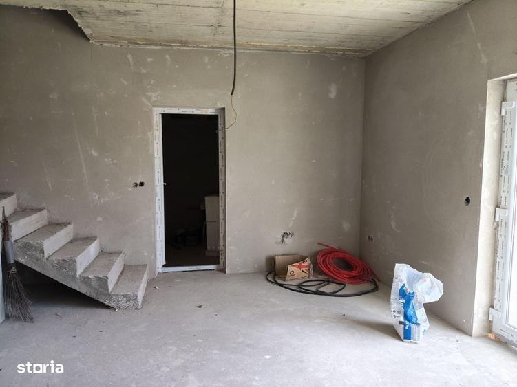 Casă cu 4 camere în Exterior Vest