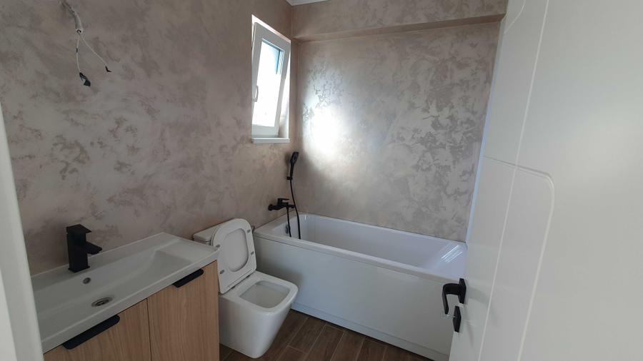 Casă cu 4 camere decomandat cu Teren 455 Mp în Berceni