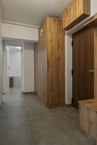 Apartament cu 2 camere decomandat, mobilat în Calea Călărașilor