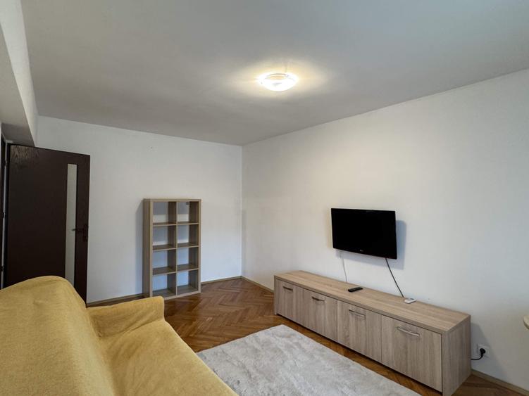 Apartament cu 2 camere decomandat în Orașul de Jos