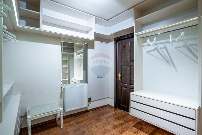Casă individuală cu 4 camere cu Teren 400 Mp în Gruia