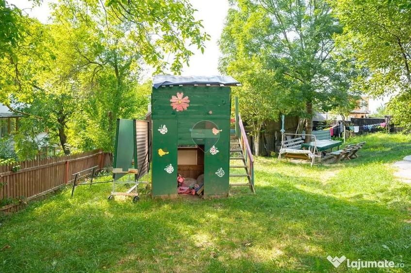Apartament cu 3 camere decomandat în Est