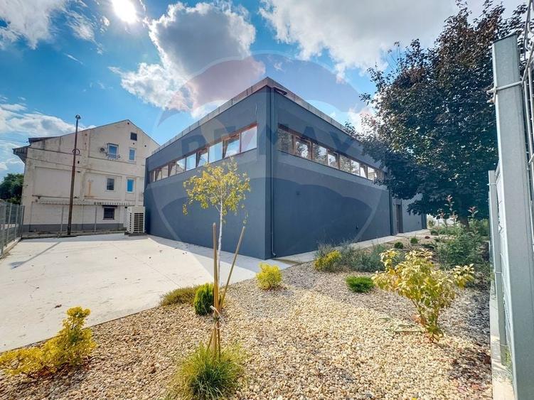 Spațiu comercial, de 261 mp, în Freidorf