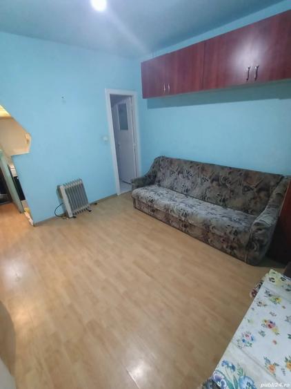 Garsonieră decomandată în Lipovei