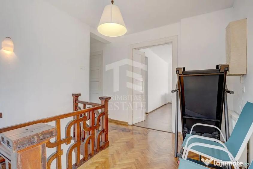 Casă cu 7 camere cu Teren 185 Mp în Central