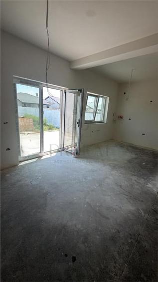 Duplex pe parter - 3 camere - Mosnita Noua - 2