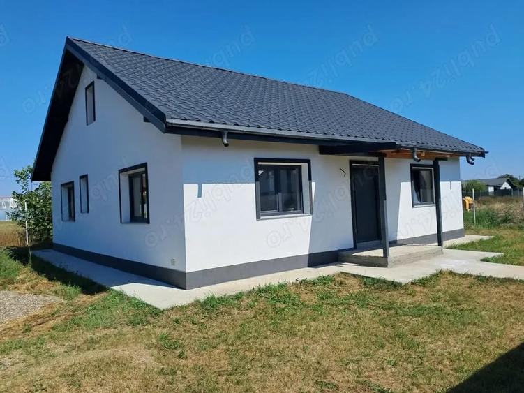 Casă cu 3 camere în Horia