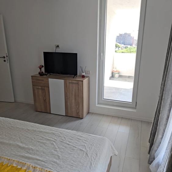 Apartament cu 3 camere decomandat, mobilat în Rahova