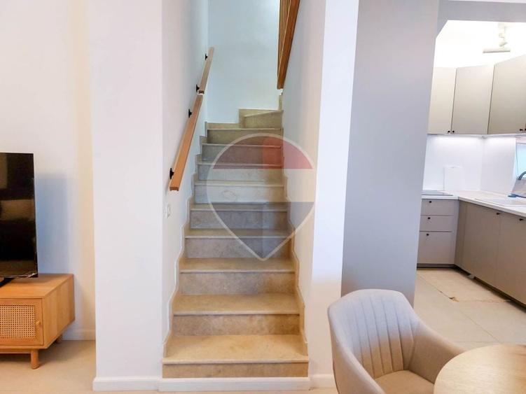 Apartament cu 3 camere decomandat, mobilat în Tunari