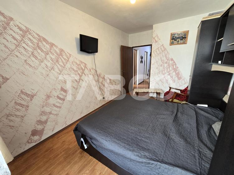 Apartament cu 3 camere decomandat, mobilat în Terezian