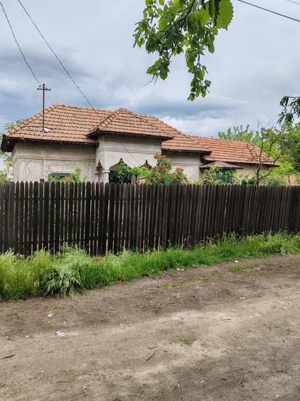 Casă cu 3 camere în Beiu