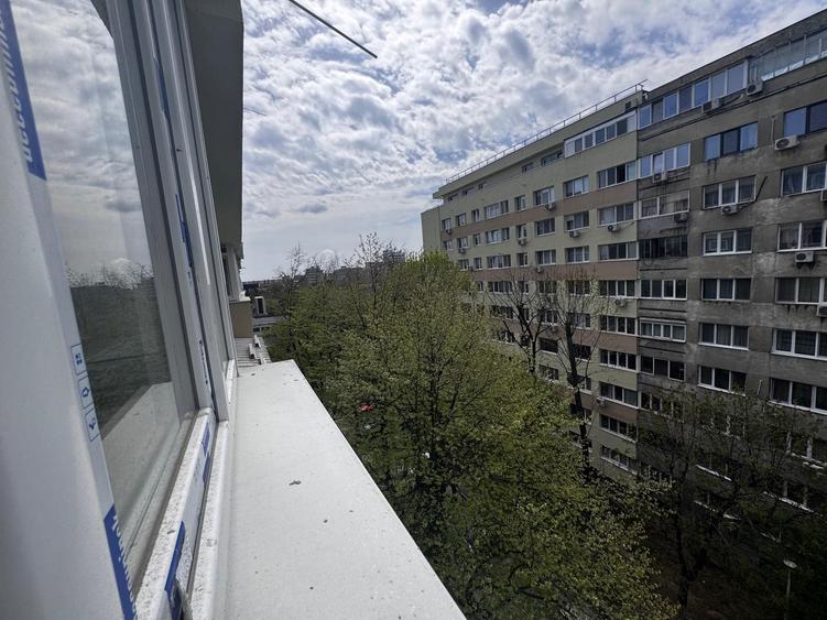 Apartament cu 3 camere semidecomandat în Vatra Luminoasă