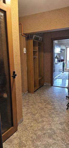 Apartament cu 3 camere decomandat în Mazepa 2