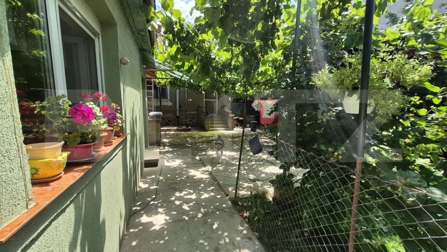 Casă individuală cu 4 camere cu Canalizare în Cloșca