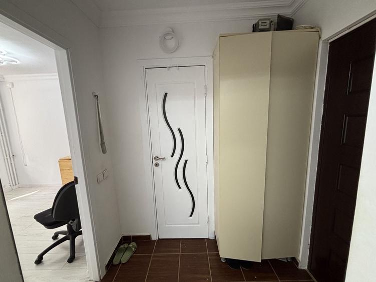 Apartament cu 3 camere semidecomandat, mobilat în Theodor Pallady