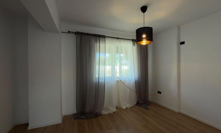 Apartament cu 3 camere decomandat în Sud-Est