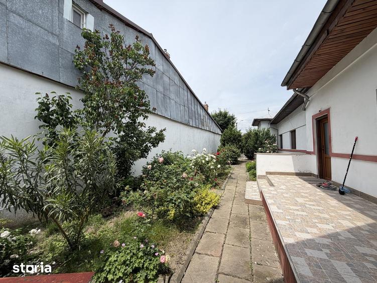 Casă cu 5 camere cu Teren 430 Mp în Mihai Bravu