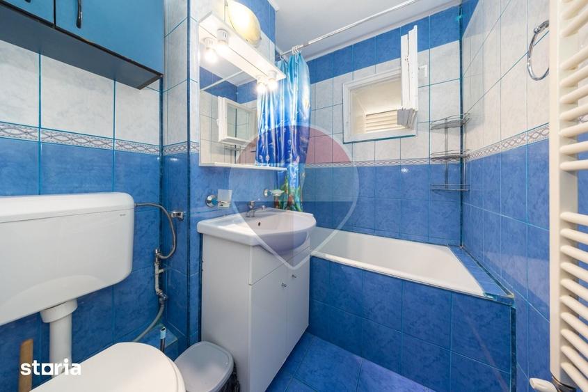 Apartament cu 3 camere decomandat în Tractorul