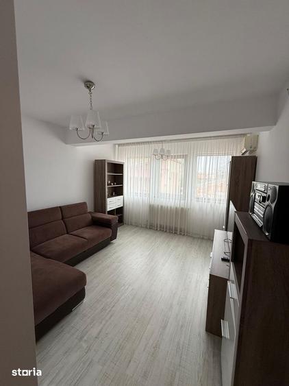Apartament cu 3 camere decomandat, mobilat în Berceni