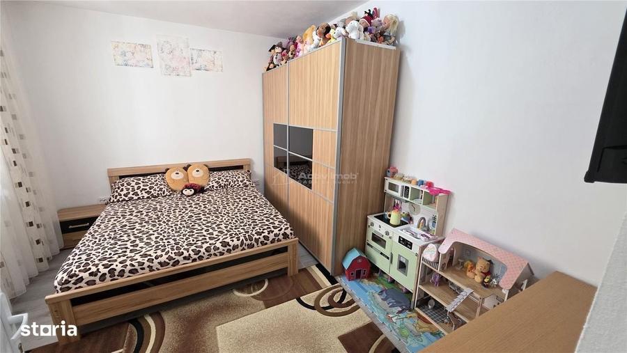 Apartament cu 4 camere semidecomandat în Agadici