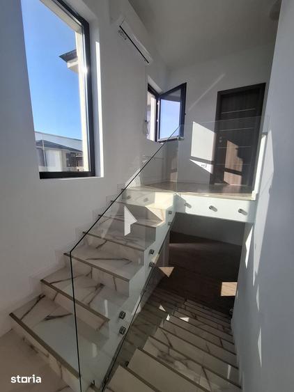 Casă cu 5 camere cu Teren 330 Mp în Tunari