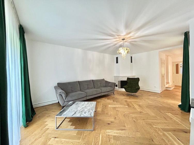 Duplex cu 4 camere cu Canalizare în Iancu Nicolae