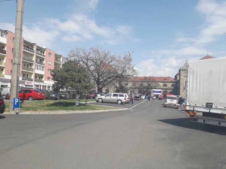 Garsonieră decomandată în Central