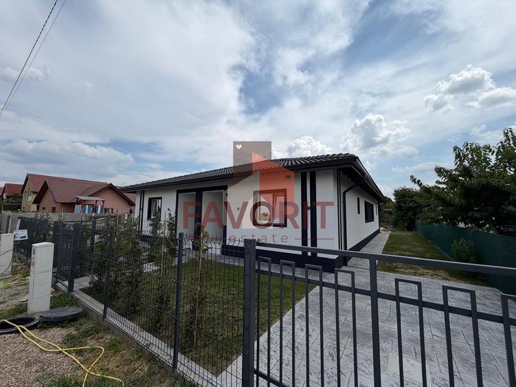 Duplex cu 3 camere cu Canalizare în Sânmihaiu Român