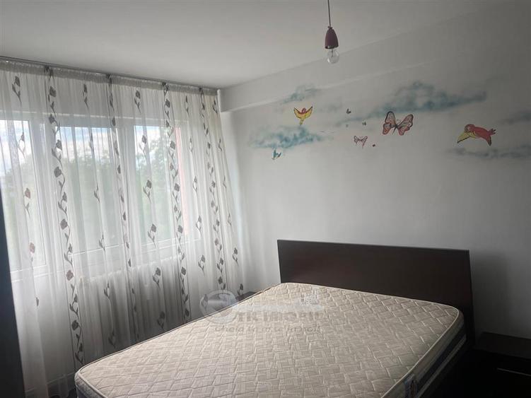 Apartament cu 2 camere semidecomandat, mobilat în Podu Roș