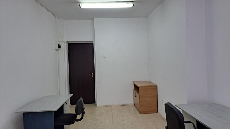 Birou, de 15 mp, în Basarabia