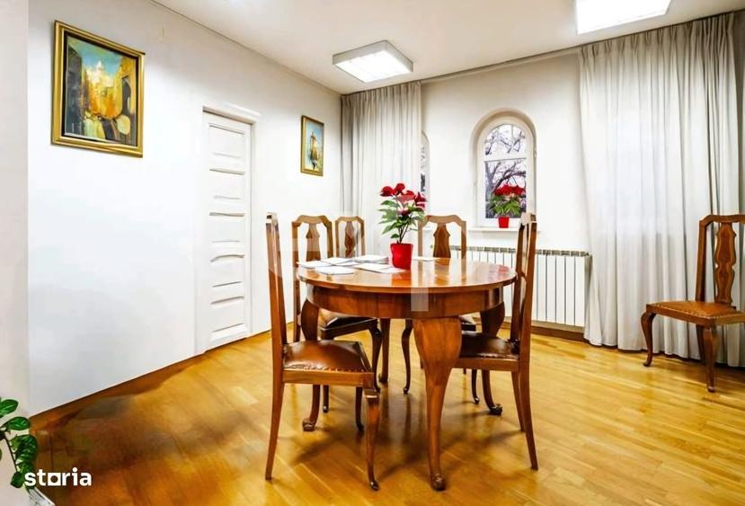 Casă cu 4 camere în Aviatorilor