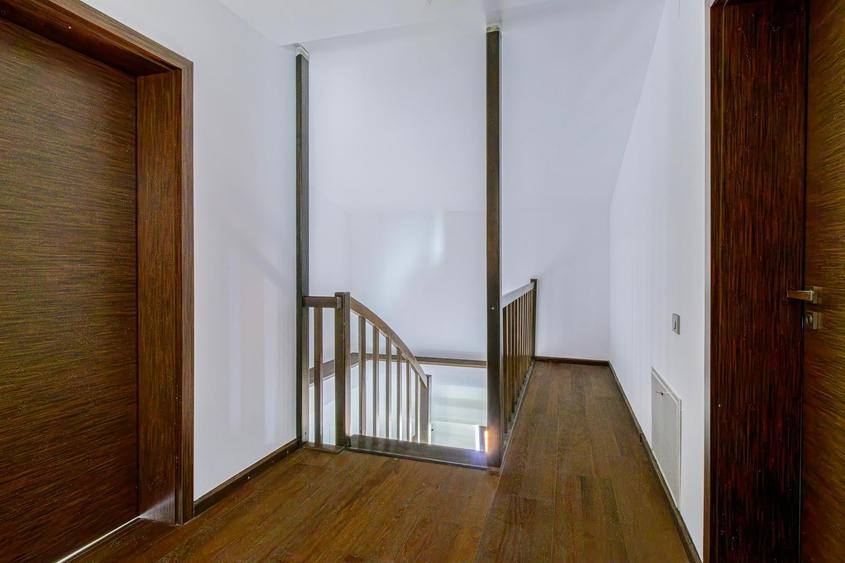 Apartament cu 4 camere decomandat în Kiseleff