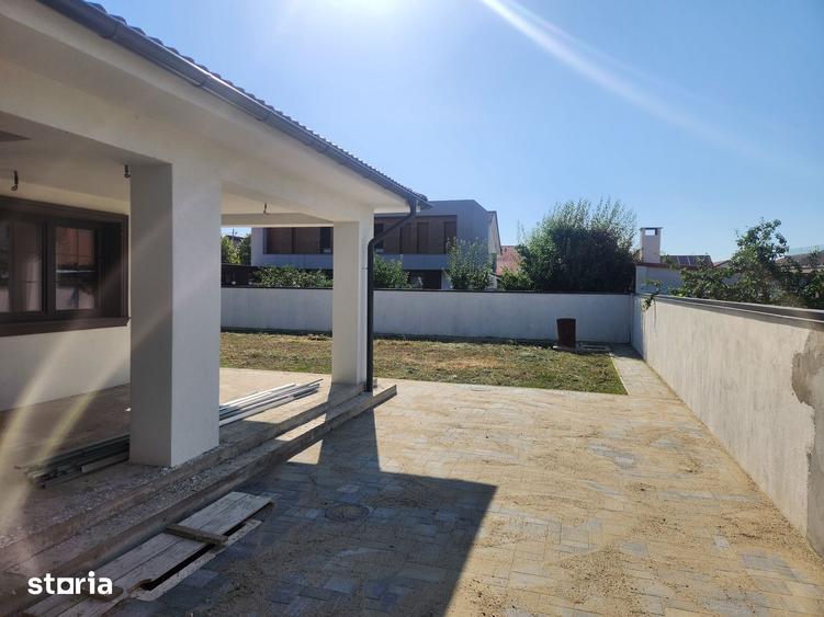 Casă cu 4 camere cu Teren 633 Mp în Vladimirescu