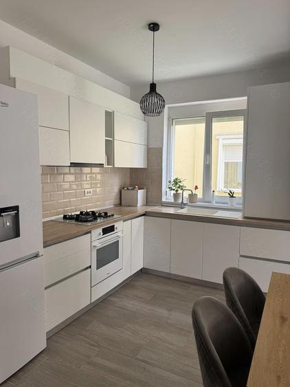 Apartament cu 2 camere semidecomandat în Dumbrăvița