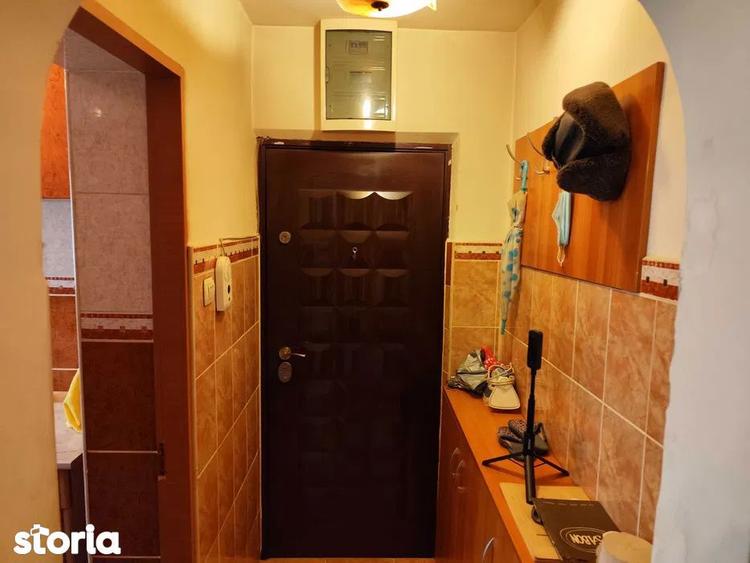 Apartament cu 2 camere semidecomandat, mobilat în Giurgiului
