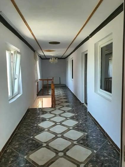 Casă cu 5 camere cu Teren 990 Mp în Sânmihaiu Român