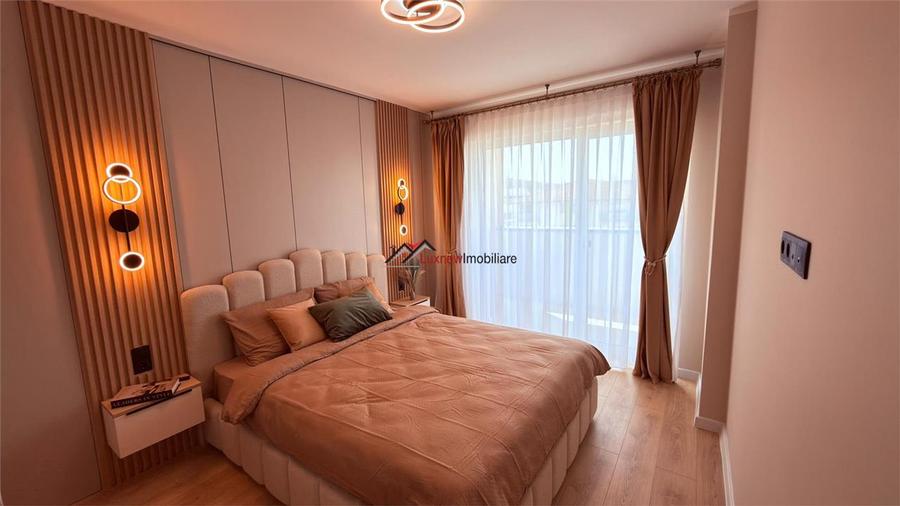 Apartament cu 3 camere semidecomandat, mobilat în Florești