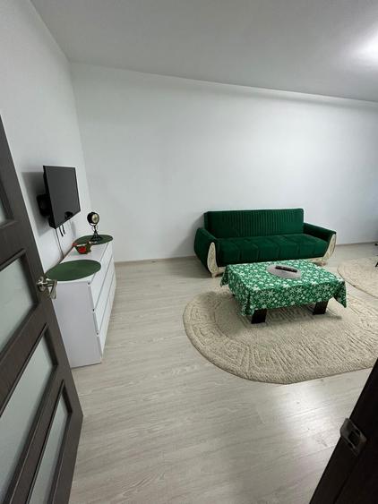 Apartament cu 2 camere semidecomandat în Militari